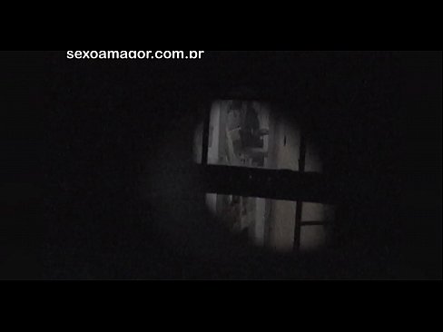 ❤️ Blondina este filmată în secret de un voyeur din cartier ascuns în spatele unor cărămizi goale ❤️  at ro.hentai-ita.ru ❌️